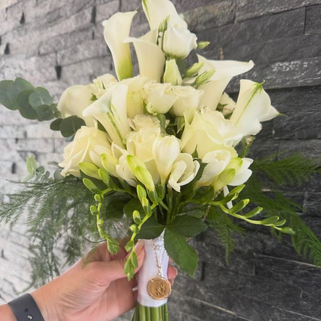 Bouquet de mariée aux arums — Typhanie & Anthony