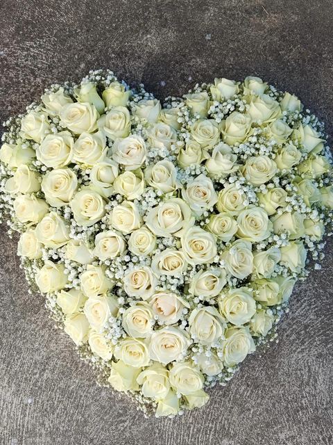 Cœur de roses crème